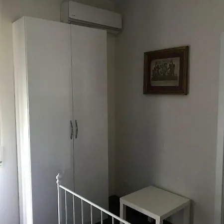 Siracusa Host *